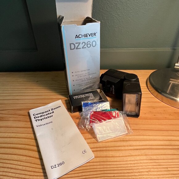 Minolta Achiever DZ260 Camera Flash - Picture 1 of 13